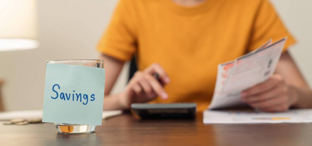 ilustrasi savings (vecteezy.com/Sitthiphong Thadakun)